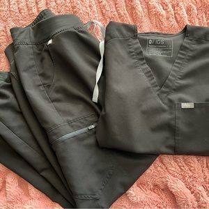 Womens figs scrub set